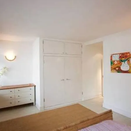Apartment Sofia House London