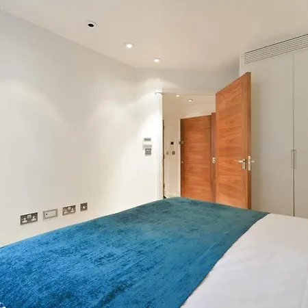 Uber Eye House Apartment