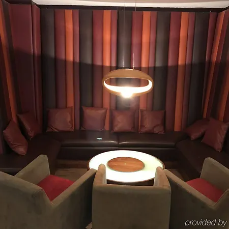 ذا كونتيننتال، هيثرو هاونسلو