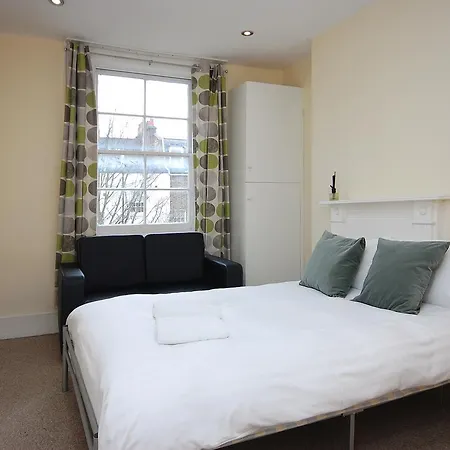 35 Swinton Street London