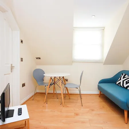 35 Swinton Street 3* London