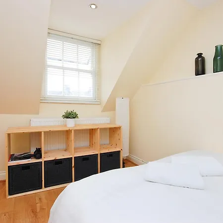 Aparthotel 35 Swinton Street 3*