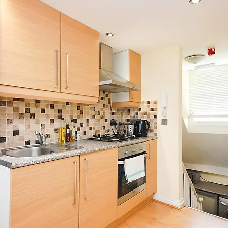35 Swinton Street 3* London