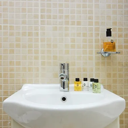 35 Swinton Street Aparthotel 3*