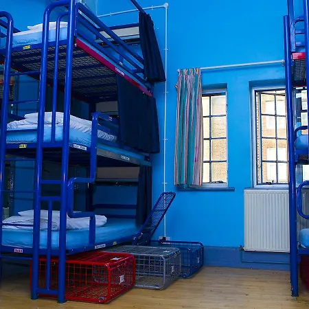 Backpackers Youth 18 - 35 Years Old Only * London