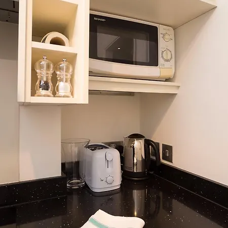 Professionally Cleaned 1 Bed Flat In South Kensington London