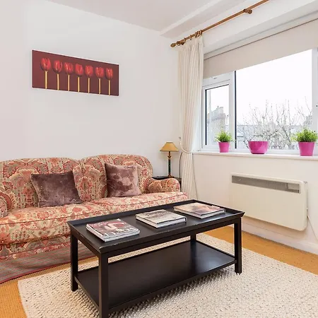 Professionally Cleaned 1 Bed Flat In South Kensington Apartment
