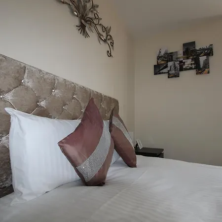Wharf Guest house 2*