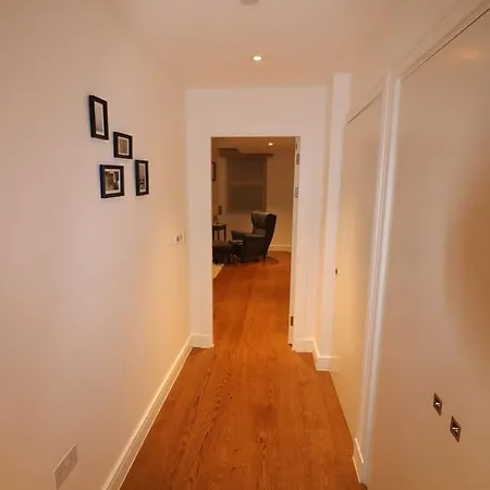 Oxford Street, Gilbert Court