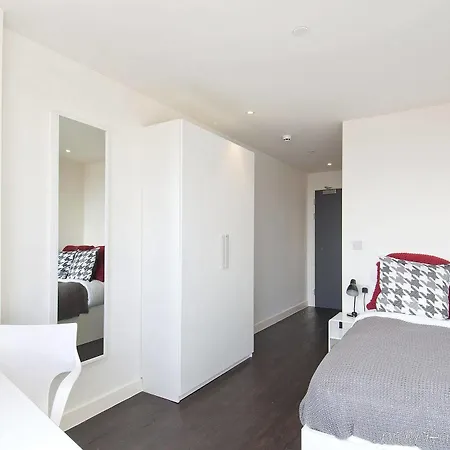 Go Native Aldgate East Hotel Londra