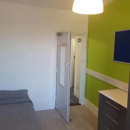 Hostel New Mansion House *