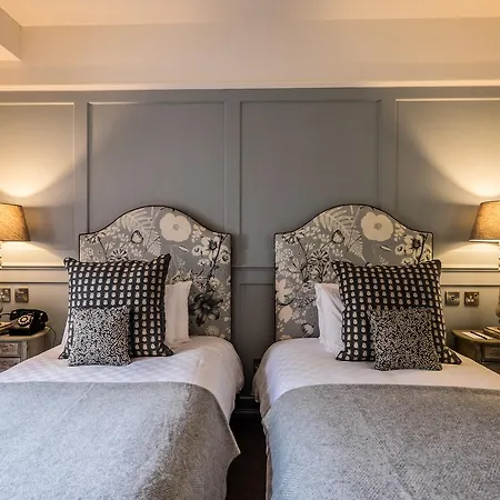 Hotel Coach & Horses