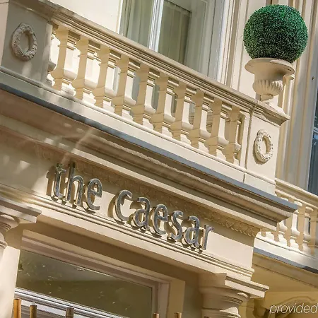 The Caesar Hotel Londra