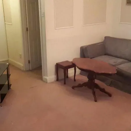 Aparthotel Kensingtoncourt 3*