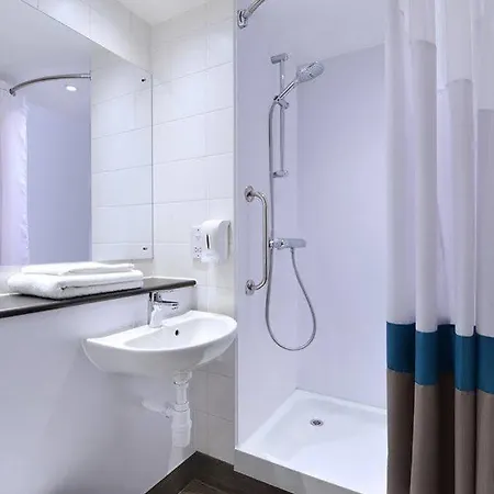 Travelodge Waterloo Hotel