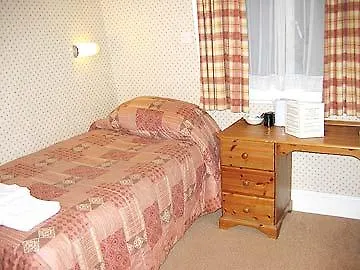 Cardiff 3*