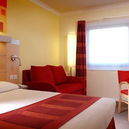 Express Park Royal By Ihg 3* Londýn