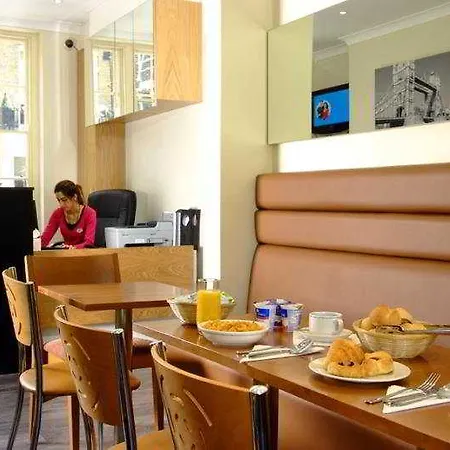 Bed & Breakfast Astors Belgravia 3*