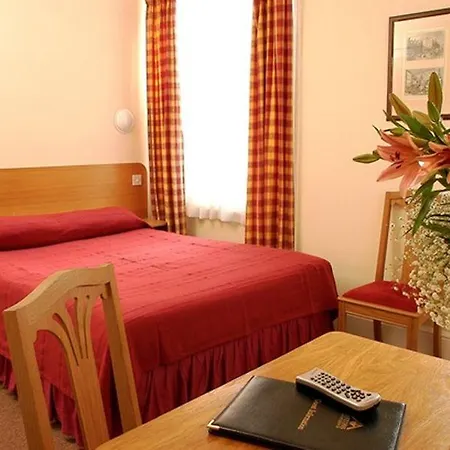 Astons Hotel 3*