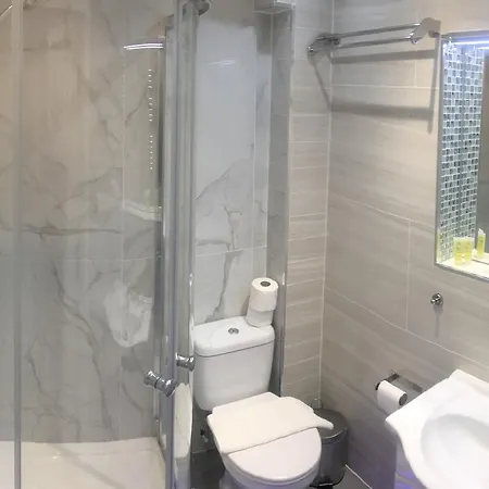 W12 & Hotel *