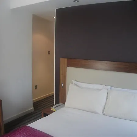 Ambassadors Hotel