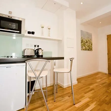 Aparthotel Hyde Park Executive 4*