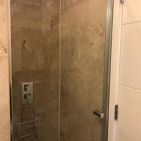 Islington Serviced Guest house