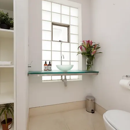 Stylish 3 Bedroom Mews South Kensington