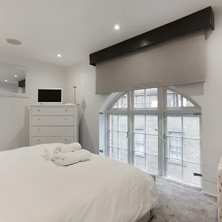 Apartment Stylish 3 Bedroom Mews South Kensington London
