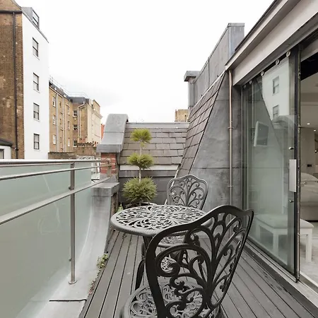 Apartment Stylish 3 Bedroom Mews South Kensington