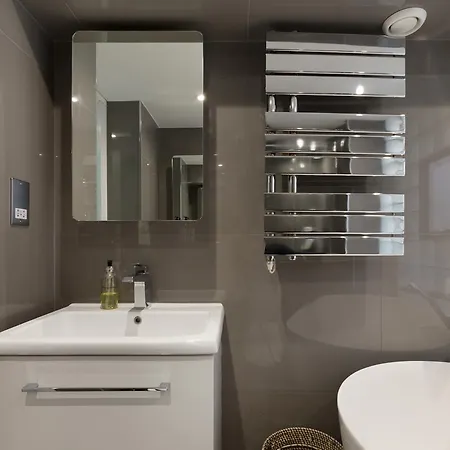 Stylish 3 Bedroom Mews South Kensington London