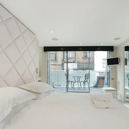 Stylish 3 Bedroom Mews South Kensington London