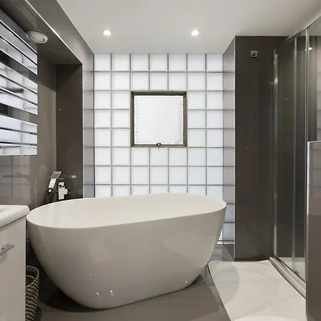 Apartment Stylish 3 Bedroom Mews South Kensington