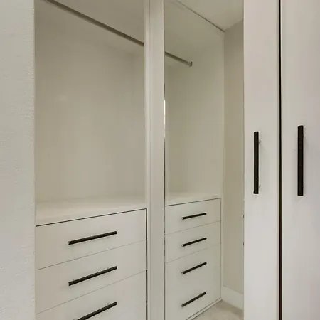 Stylish 3 Bedroom Mews South Kensington *