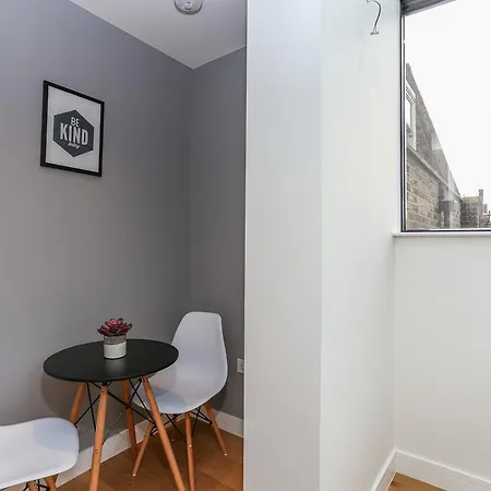 Apartment Inverness Terrace Serviced By Concept
