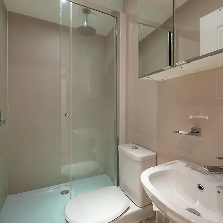 מלון דירות 12 Street 4*