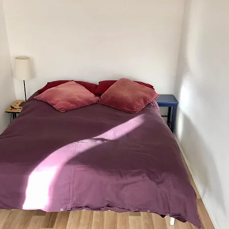 5 Mins Putney Tube Station Apartment