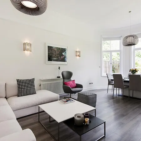 Luxurious Hampstead With Gorgeous Garden Apartment *
