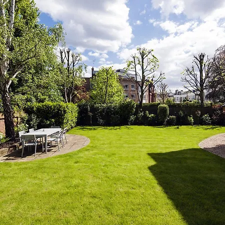 Luxurious Hampstead With Gorgeous Garden Apartment