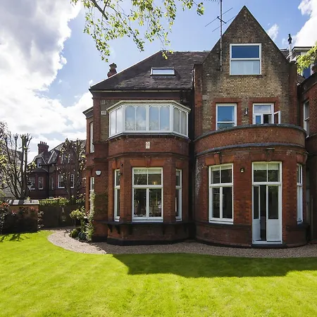 Luxurious Hampstead With Gorgeous Garden Apartment *