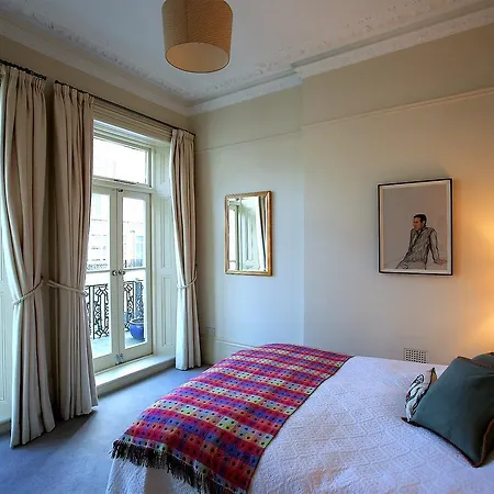 Gorgeous In Kensington Olympia Apartament