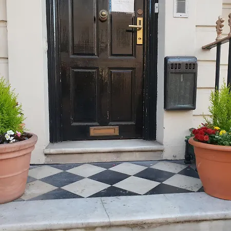 Mina House Szálloda 2*