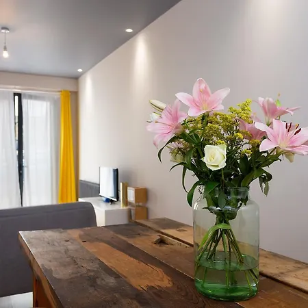 1 Bedroom Converted Warehouse In Stoke Newington Apartment *