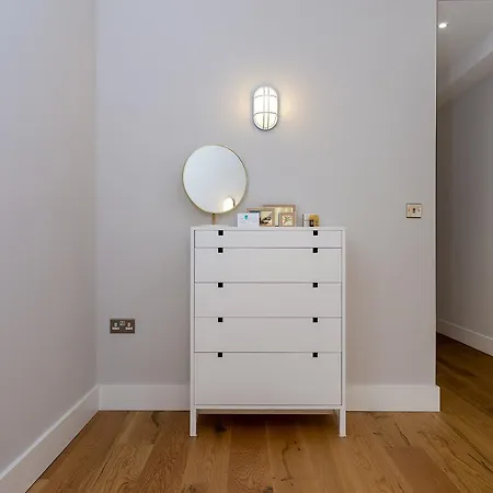 1 Bedroom Converted Warehouse In Stoke Newington * London