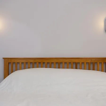 Apartment 1 Bedroom Converted Warehouse In Stoke Newington London