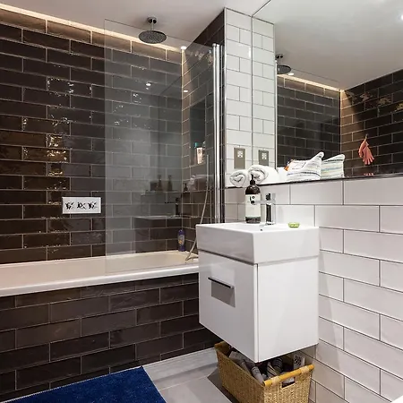 Apartment 1 Bedroom Converted Warehouse In Stoke Newington London
