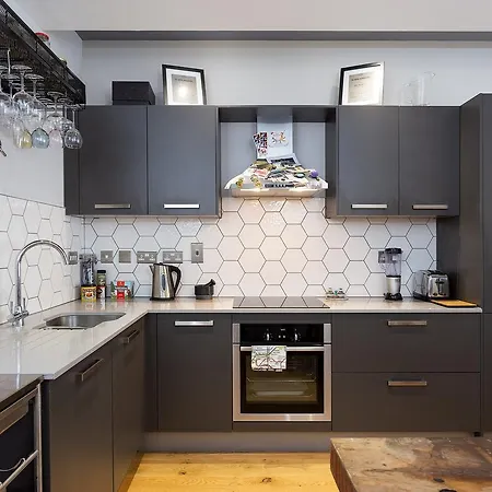 Apartment 1 Bedroom Converted Warehouse In Stoke Newington *