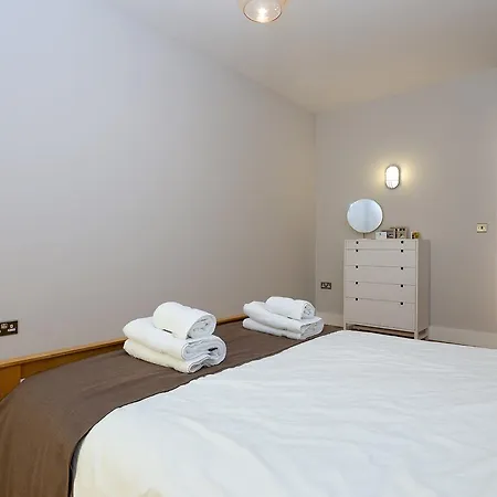 1 Bedroom Converted Warehouse In Stoke Newington Apartment London