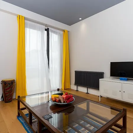 1 Bedroom Converted Warehouse In Stoke Newington London