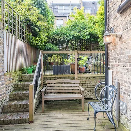 Large Family In Fulham Holiday home *